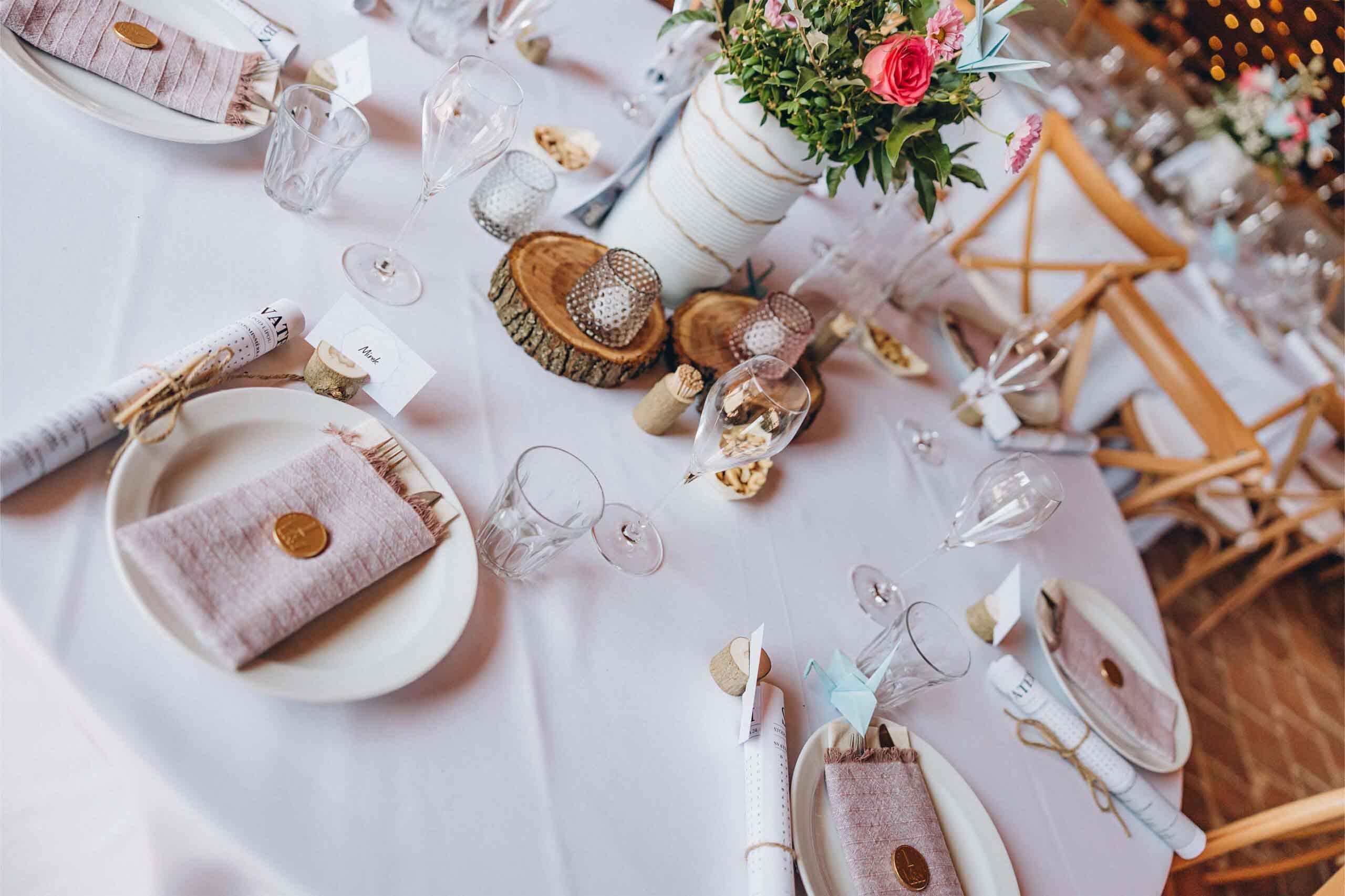 Dekorace a vybavení